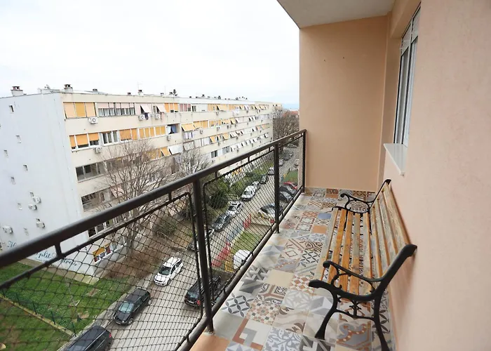公寓 Sunsetview With Balcony