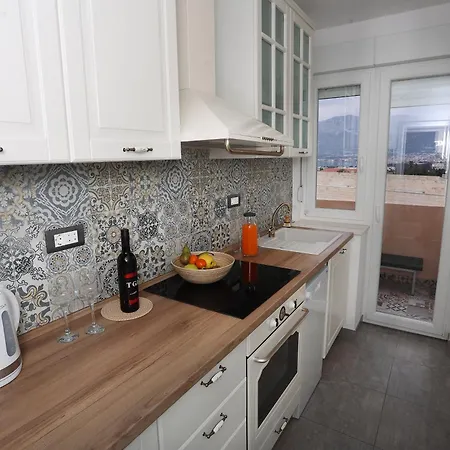 Апартаменты Sunsetview With Balcony Сплит