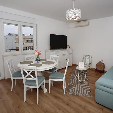 Апартаменты Sunsetview With Balcony