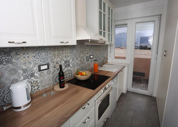 شقة Sunsetview With Balcony سبليت